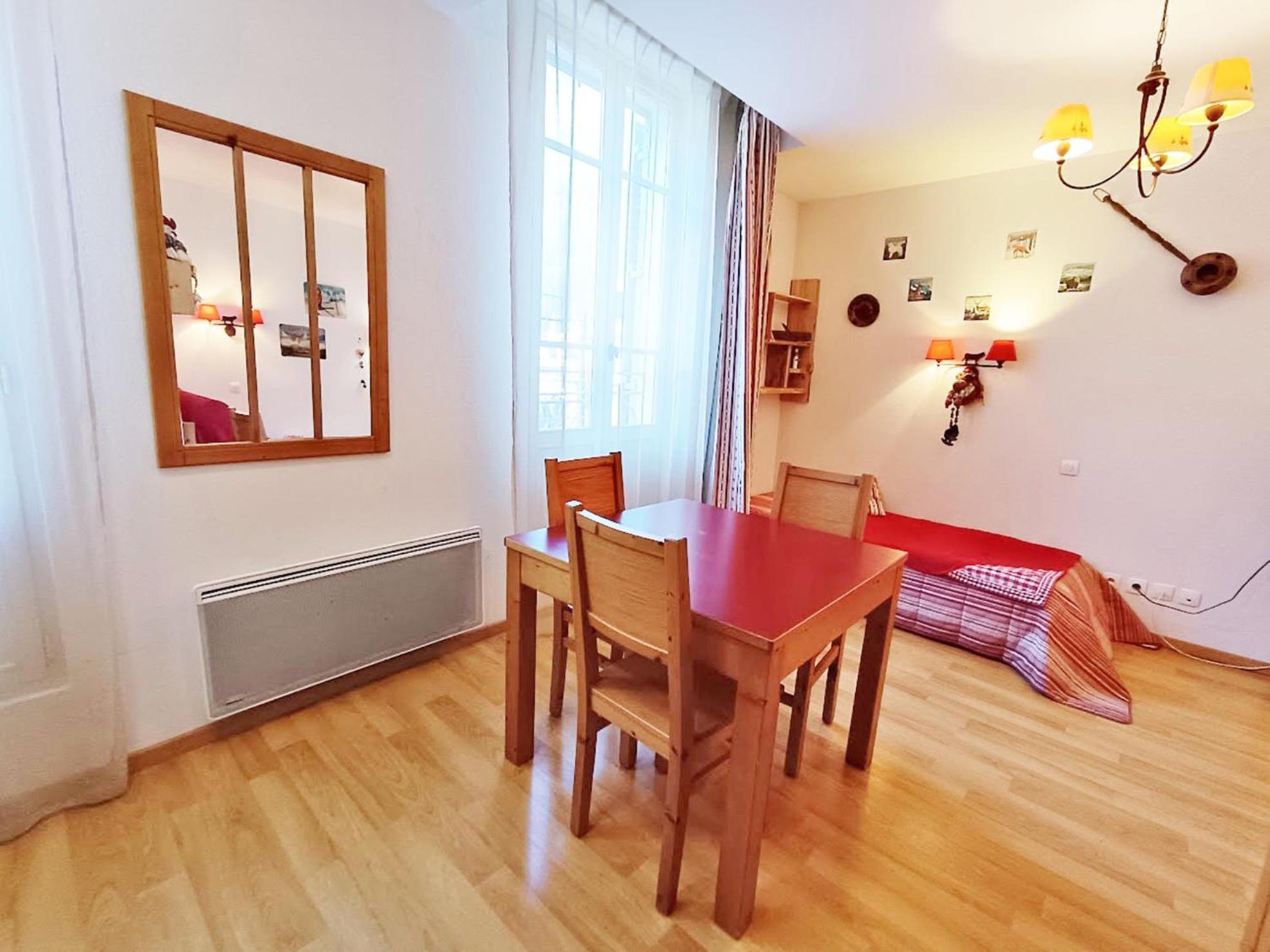 Le Bouquetin, Studio, Centre Luchon, Wifi, Casier A Skis, Ascenseur, 3 Personnes Bagnères-de-Luchon 外观 照片